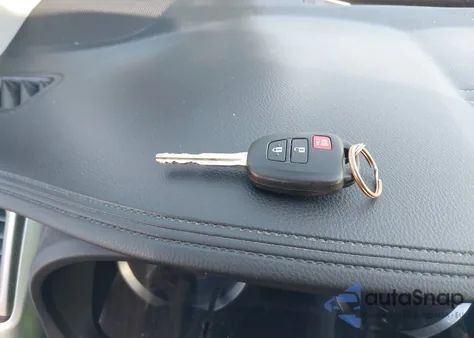 2019 Toyota Highlander Le from USA, damaged, VIN 5TDBZRFH8KS943916